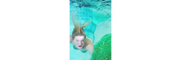 Mermaid shoot in Water