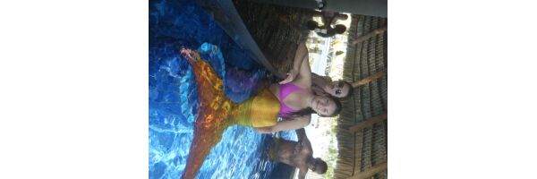 mermaid pitchers julia megan+kristy