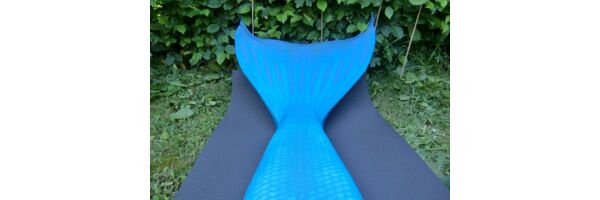 blue and green mermaid tail