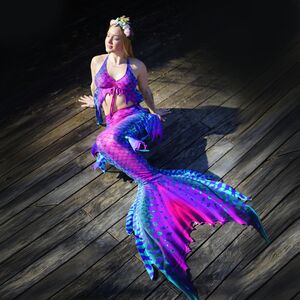 Mermaid tail Moja Magenta