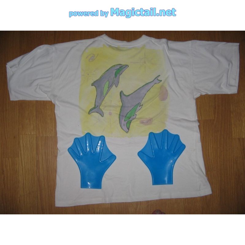 T Shirt 2 springende Delfine RueckseiteT shirt desing jumpig dolphins on the back